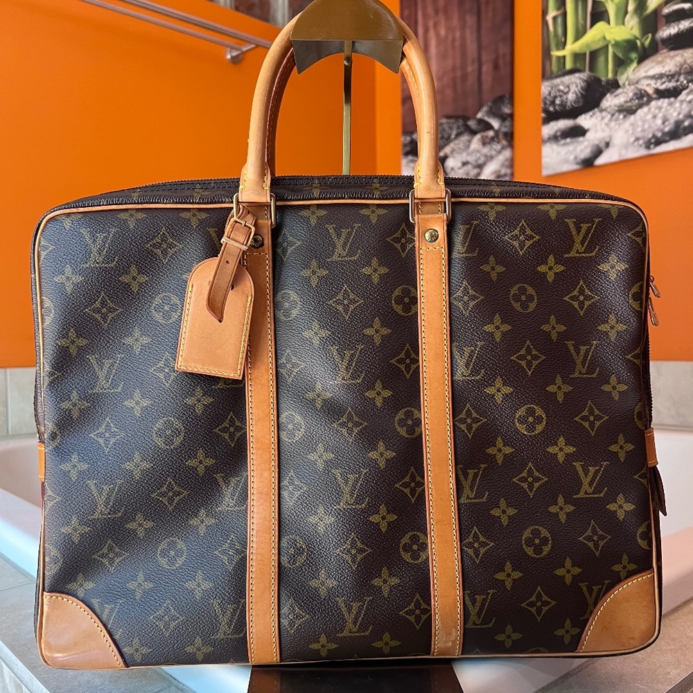 LOUIS VUITTON Canvas Forte Documents Voyage